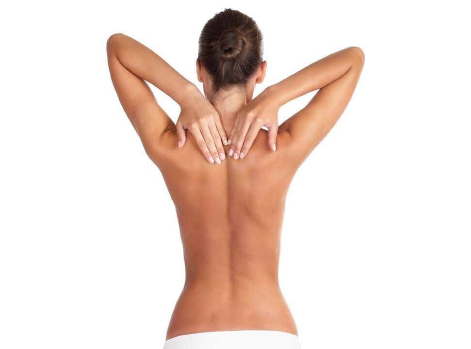Ragazza con osteocondrosi della colonna cervicale